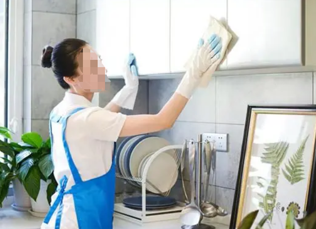泰安保洁公司：做保洁的时候需要注意哪些吗
